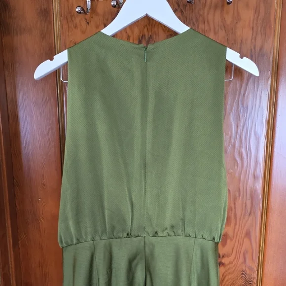 Ted Baker pohshan Keyhole Detail Midi Dress in khaki-Green - Picture 6 of 10